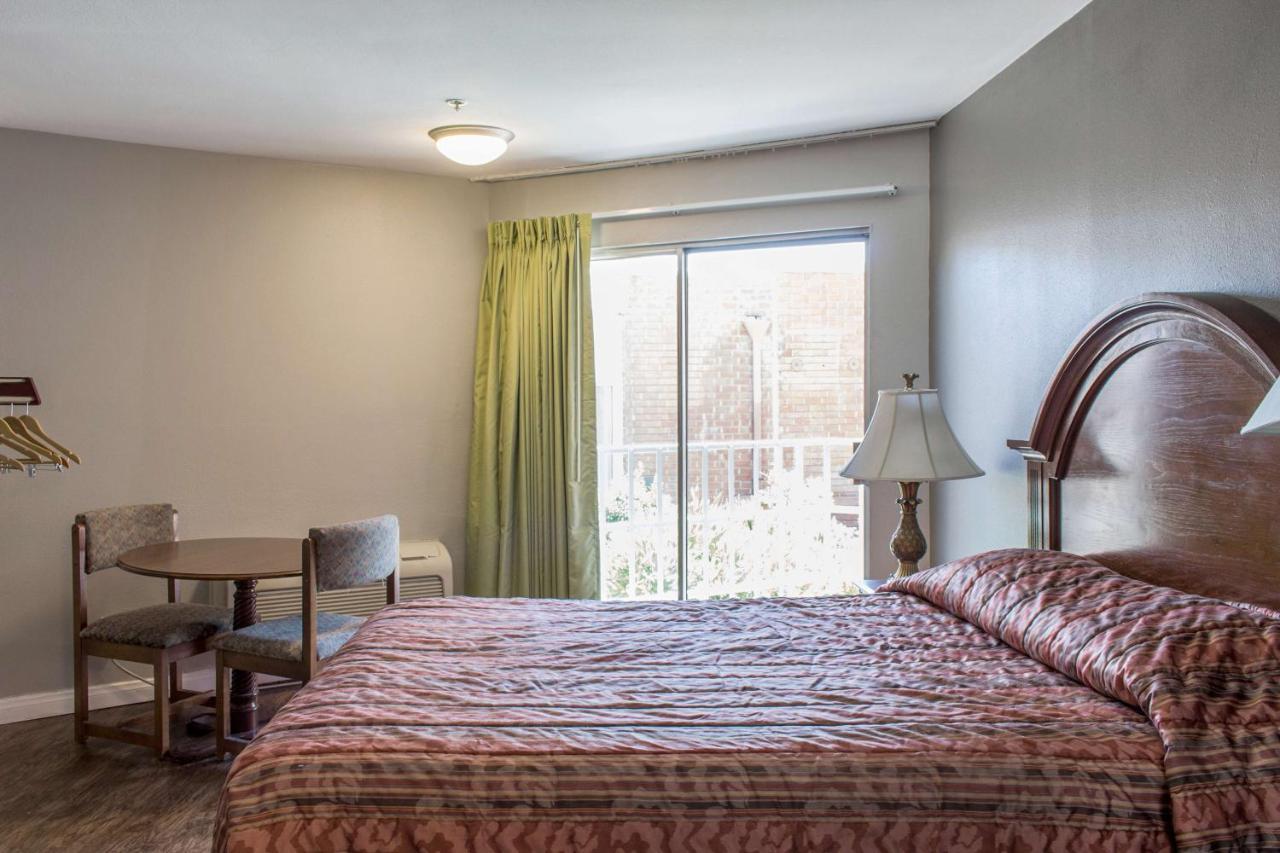 Econo Lodge Gorman Eksteriør bilde